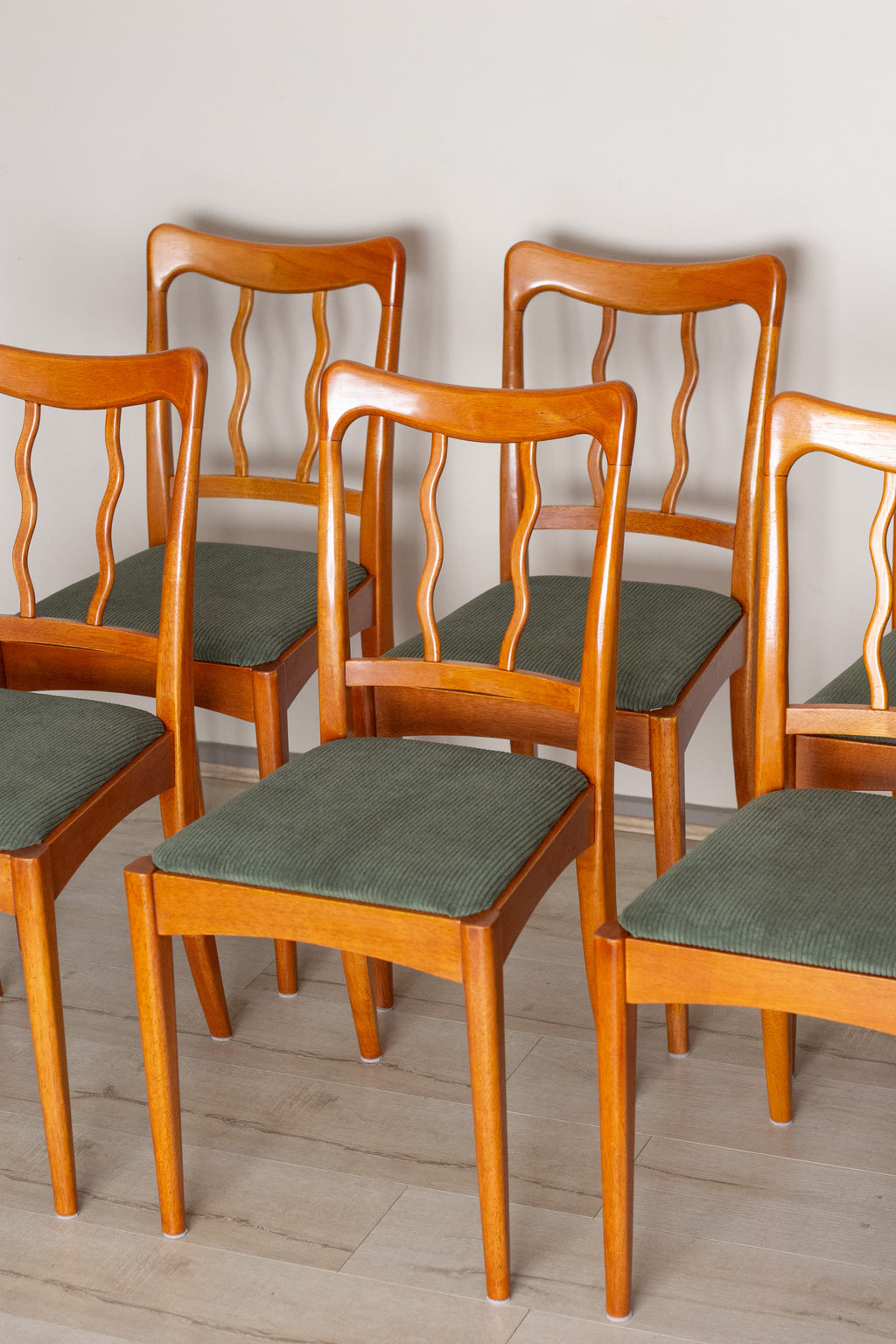 Mid Century Inspired Wavy Dining Chairs x6