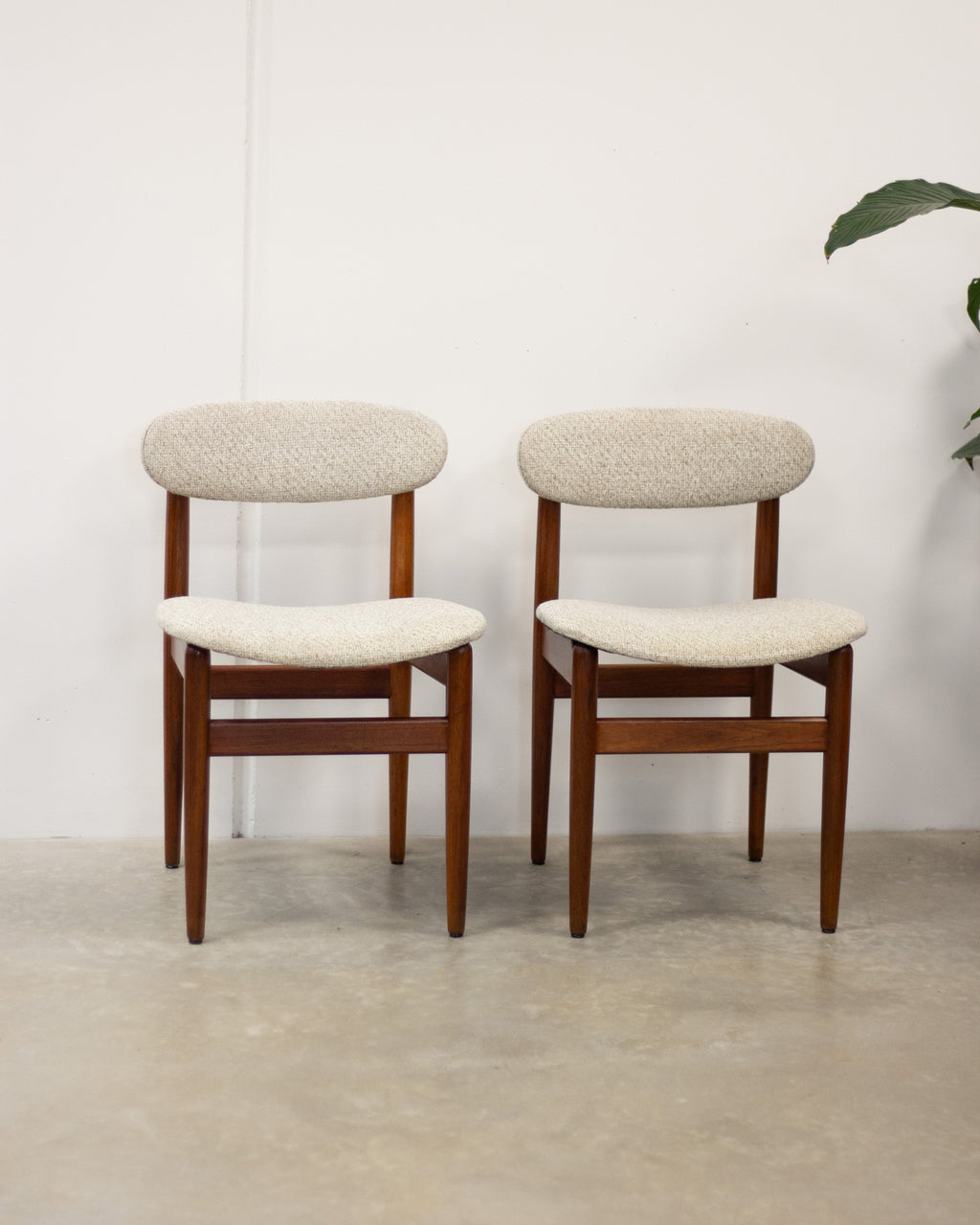 Mid Century Dining Chairs by Elite | Set of 4