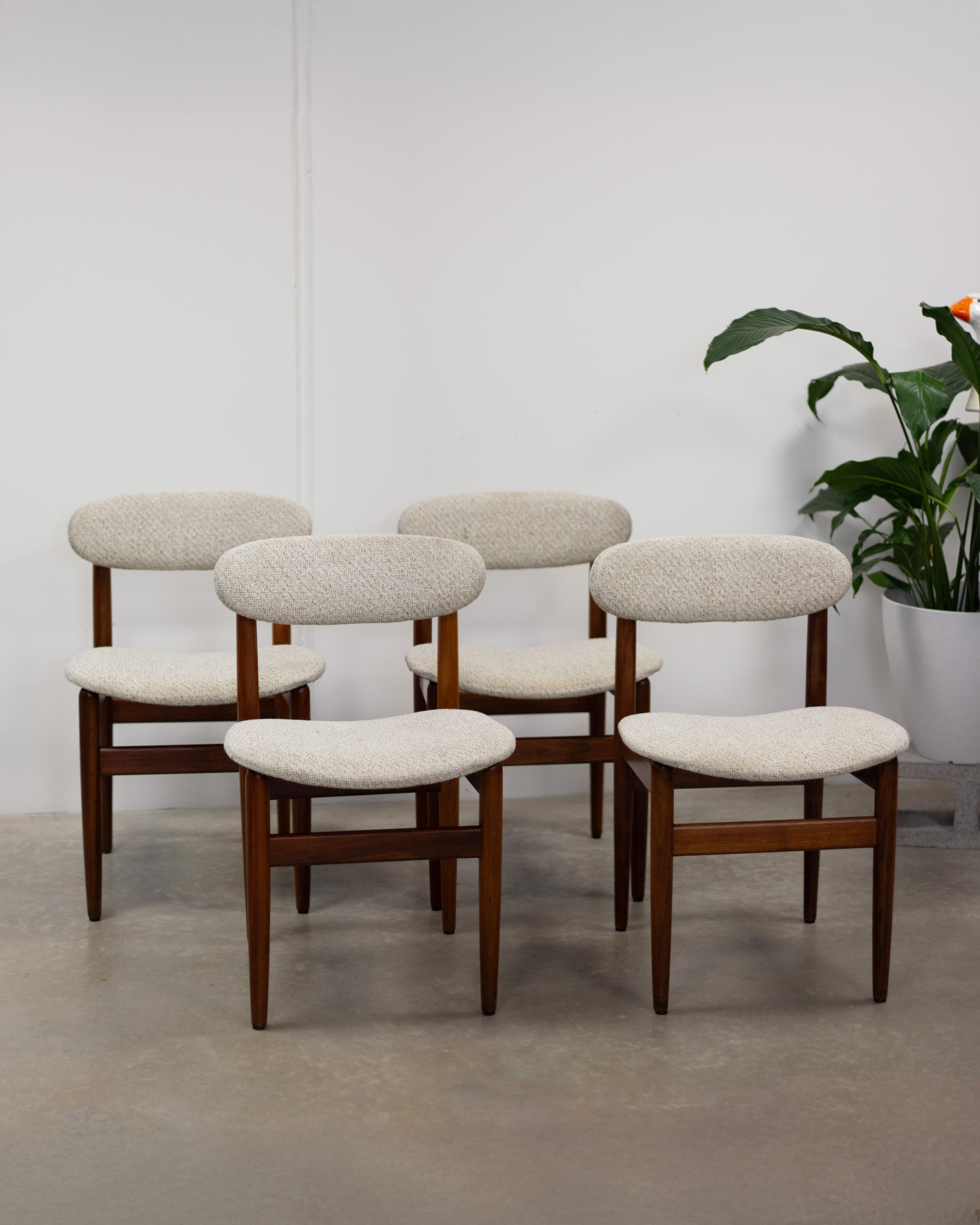 Mid Century Dining Chairs by Elite | Set of 4