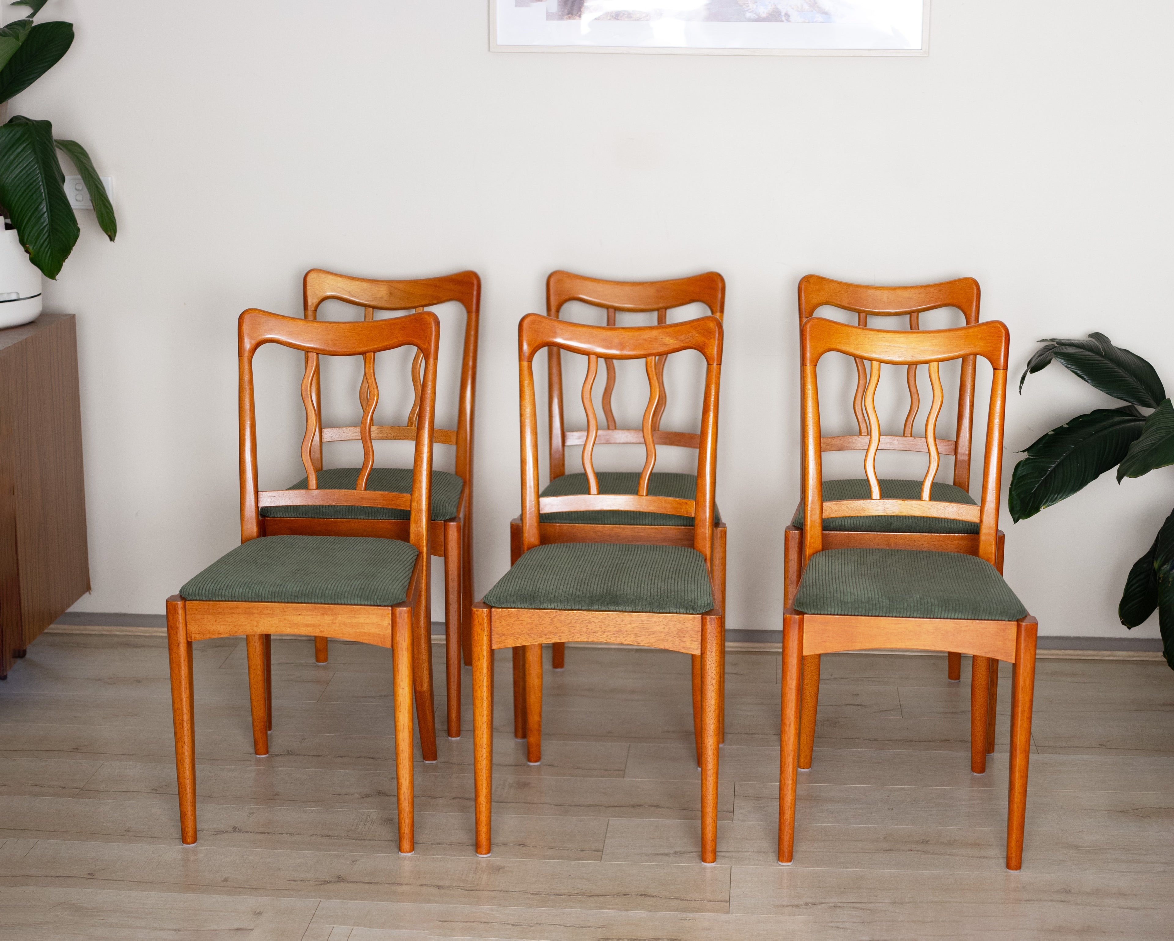Mid Century Inspired Wavy Dining Chairs x6